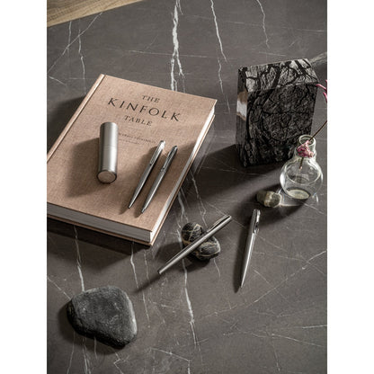 CHRIS - Penna con Corpo in Acciaio Inossidabile (53% rSS) e Confezione a Sughero - Cod. 91780